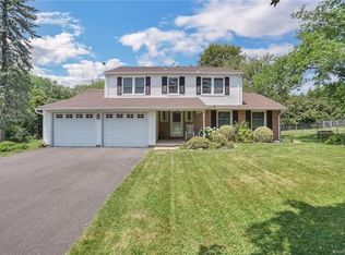 3 Hickory Dr, Campbell Hall, NY 10916