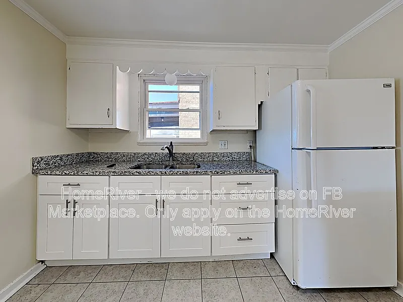 Brentwood — Photo 2