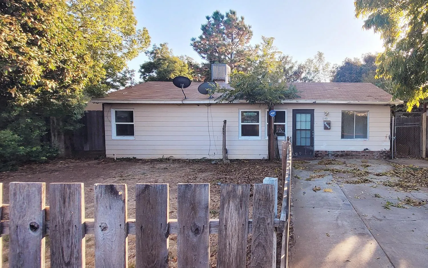 1143 W Santa Fe Ave photo 1
