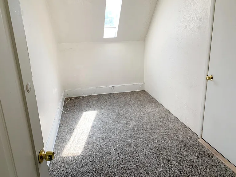 211 E 100 N #3 — Photo 8
