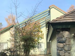 40934 Cherokee Oaks Dr, Three Rivers, CA 93271