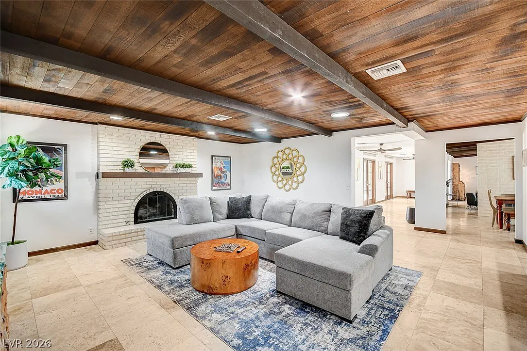 4 bed, 3.5 bath, 3608 sqft, $6,995 — Photo 1