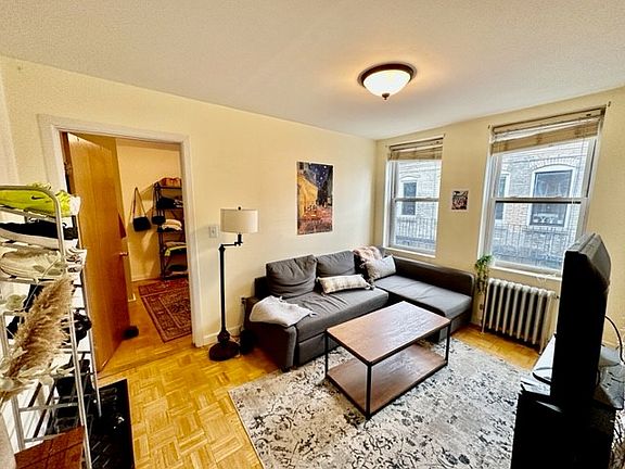 2nd image of 214 Hanover St #1