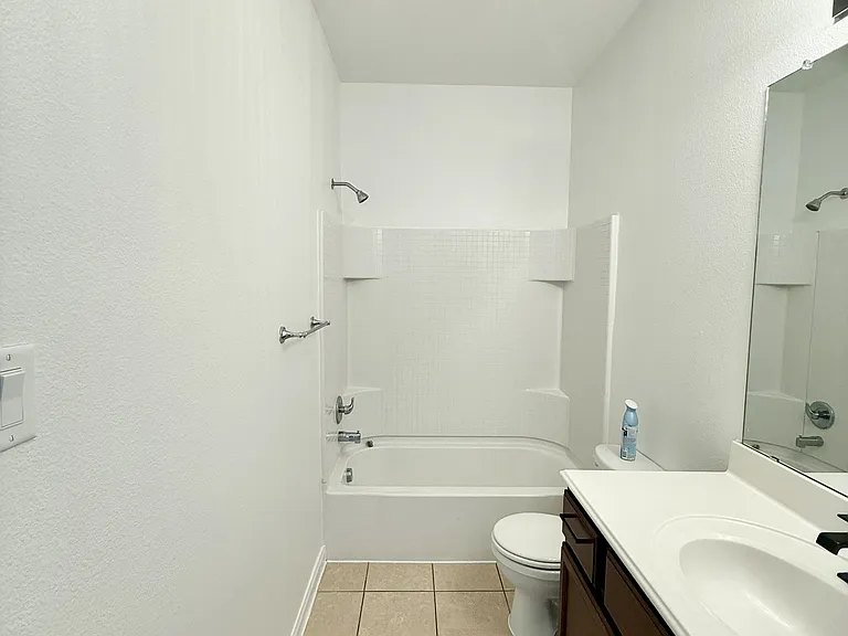 205 Oriole Dr — Photo 5