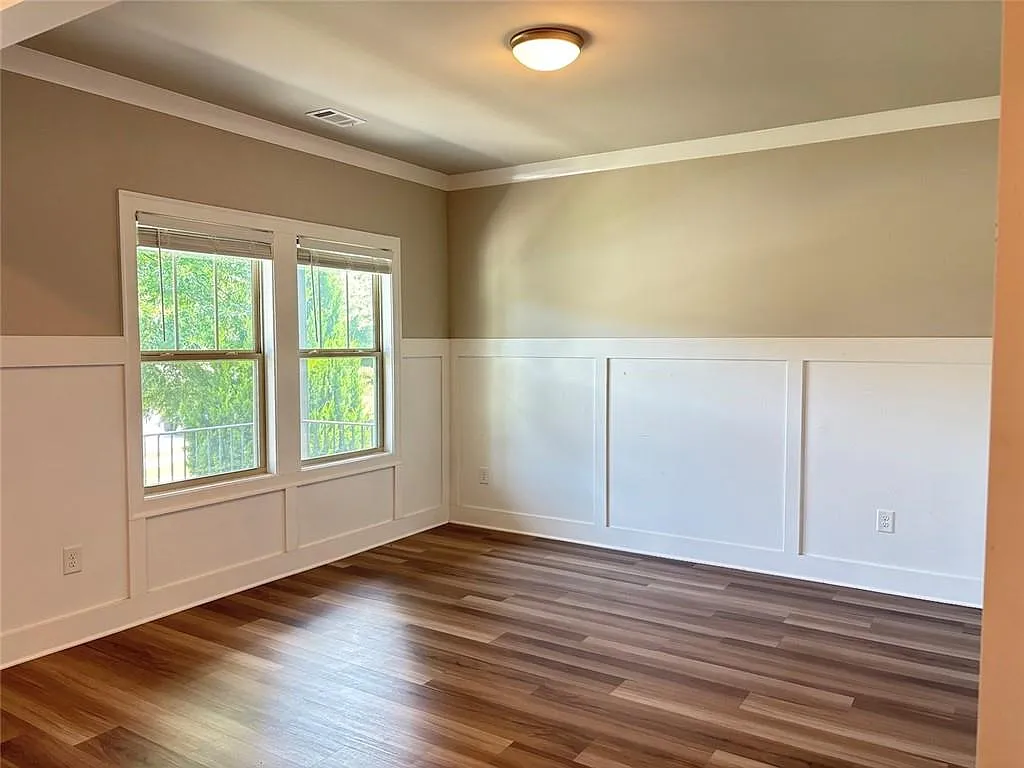 4 bed, 2.5 bath, 2513 sqft, $2,600 — Photo 3