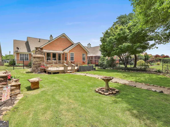 135 Fairway Ct, Newnan, GA 30265