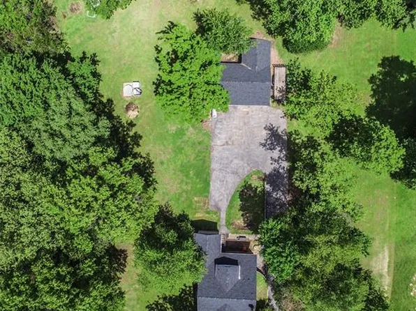 12420 Bellefontaine Rd, Saint Louis, MO 63138