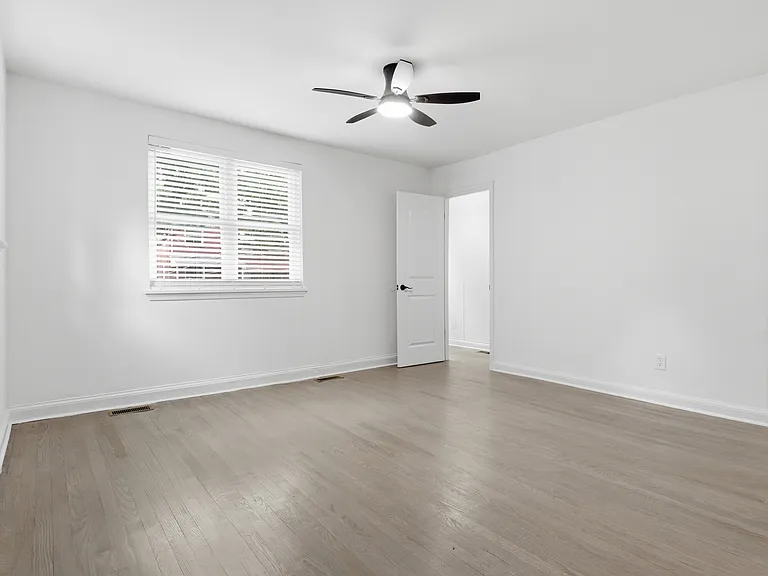 525 Oakwood St SE — Photo 7