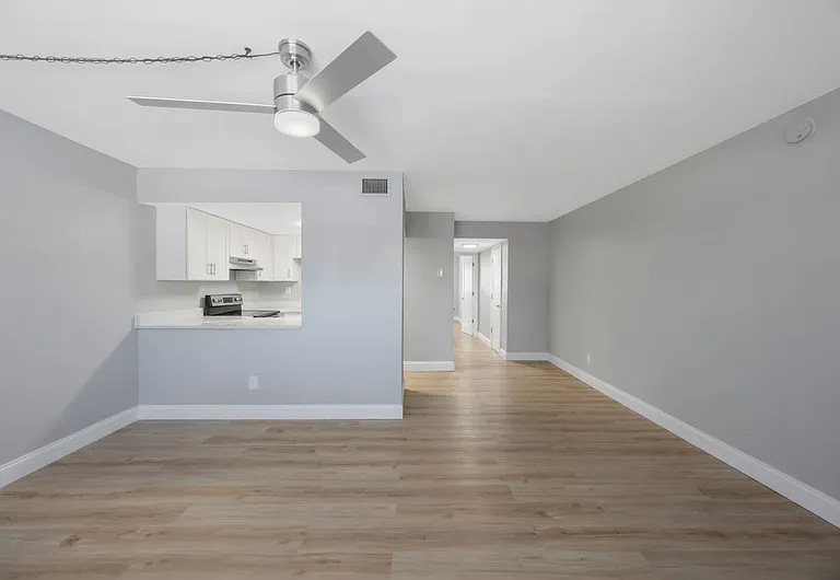 3060 Clinton St S #8 — Photo 4