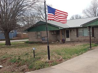 1102 N Ash St, Waurika, OK 73573