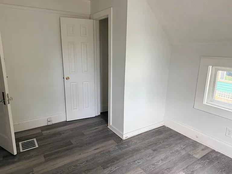 4007 Behrwald Ave — Photo 9