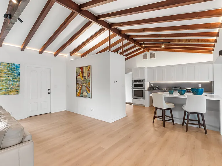 273 Tropic Dr — Photo 32