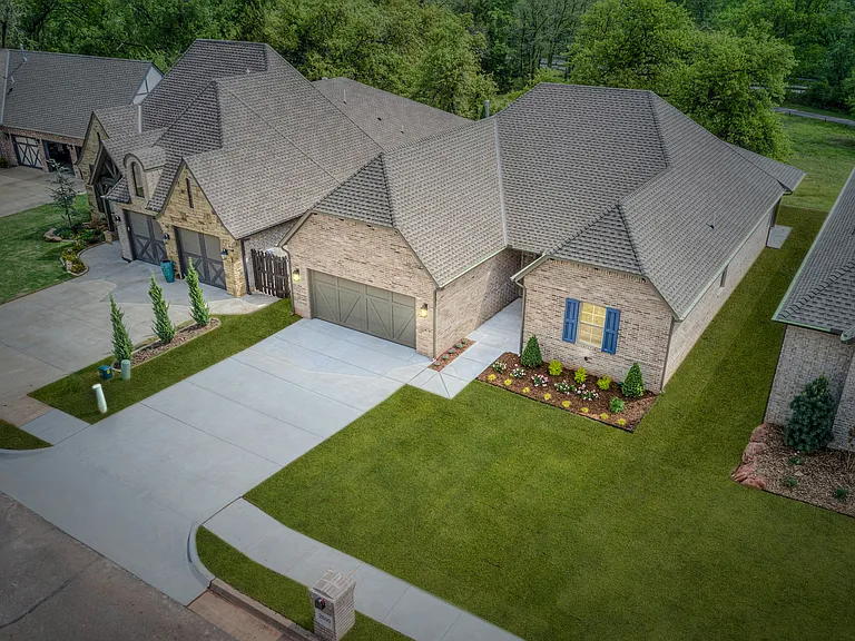 2600 Woods Edge Dr — Photo 44