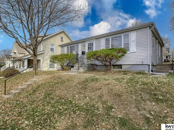 1135 S 33rd St, Omaha, NE 68105