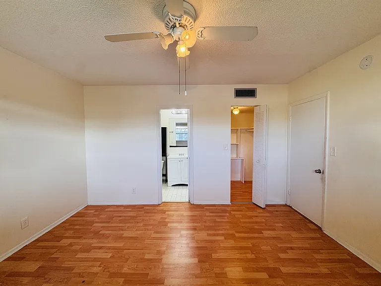 8025 Colony Cir S — Photo 7