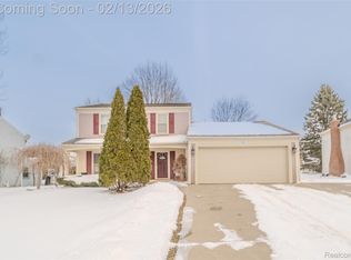 34711 Bunker Hill Dr, Farmington Hills, MI 48331