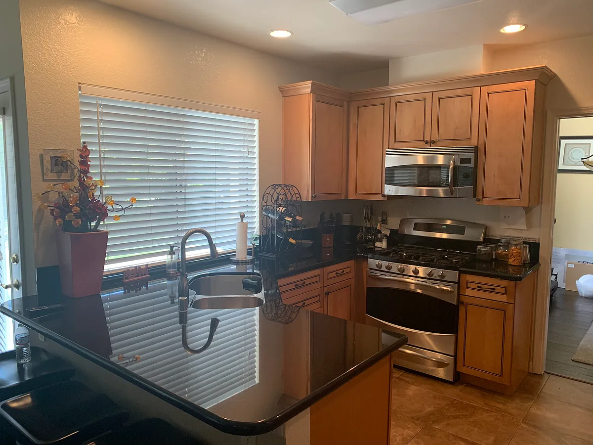 Building Photo - 885 Owl Cir