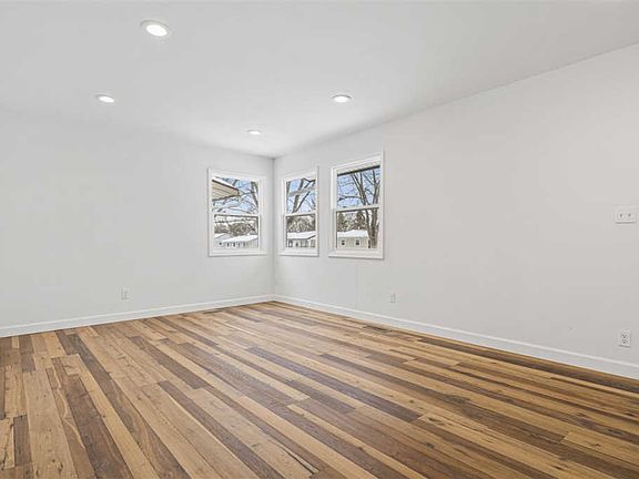 2nd image of 7803 Scott Ln