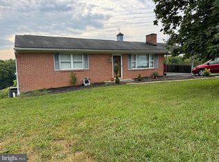 11731 Cedar Ridge Rd, Williamsport, MD 21795