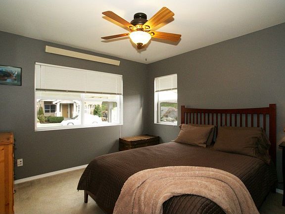 5th image of 1650 25th Ave NE Unit 204