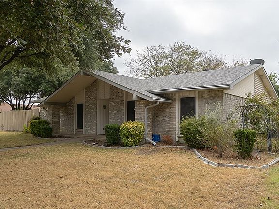 3rd image of 1924 Castille Dr