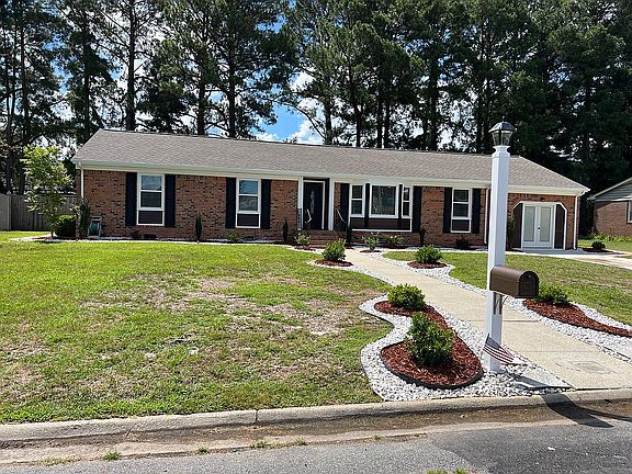 4th image of 809 Arnold Palmer Dr