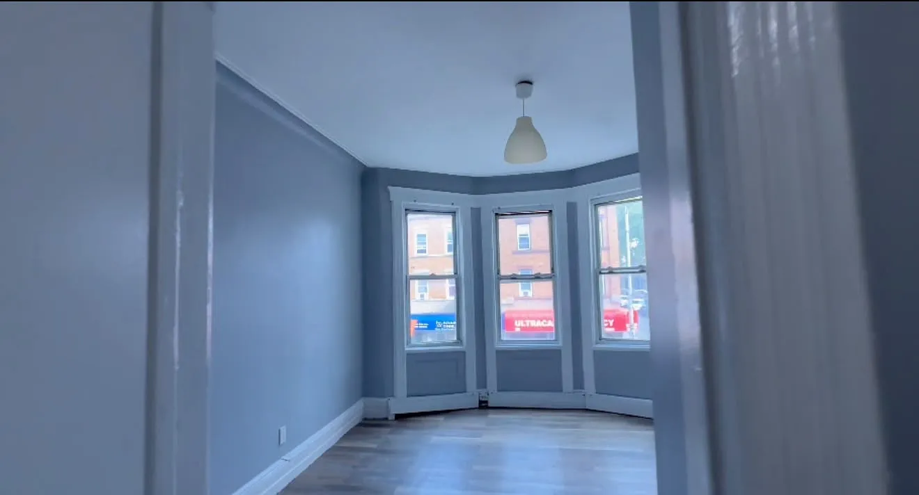 571 Westside Ave — Photo 3
