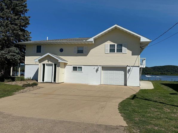 174 Abel Dr, Guttenberg, IA 52052