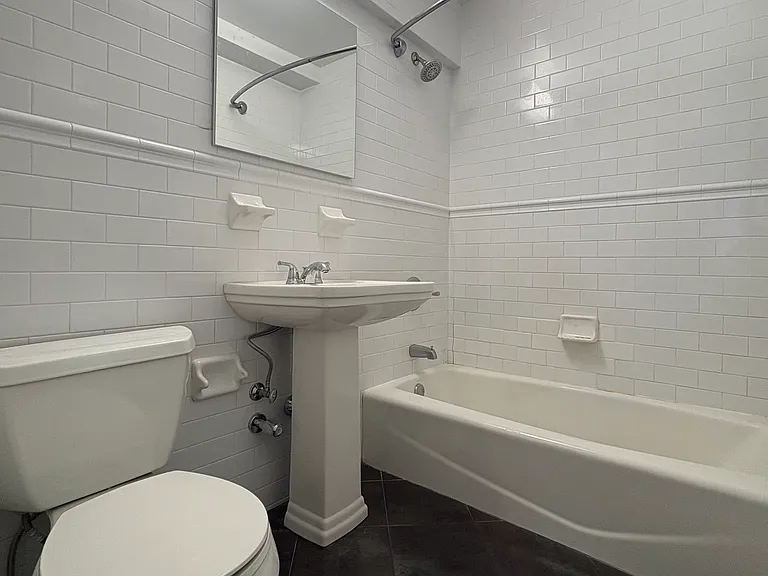245 E 24th St #8A — Photo 8
