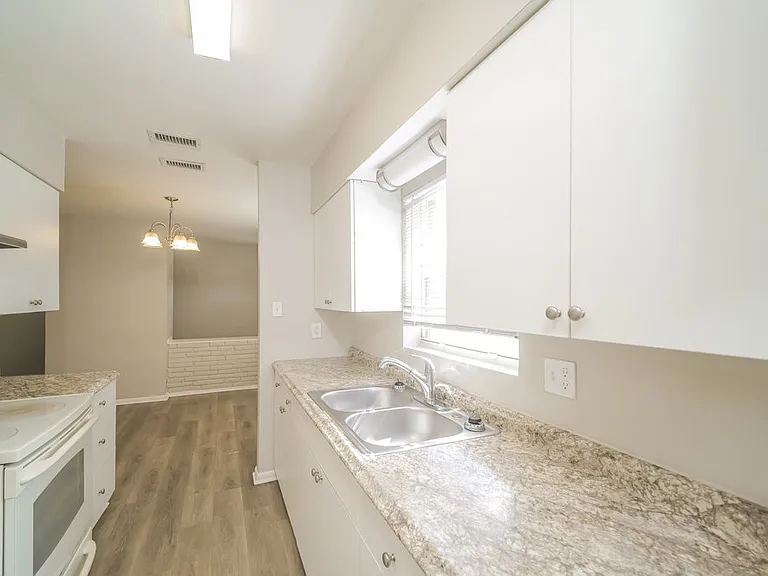 4346 Tufts Ave — Photo 9
