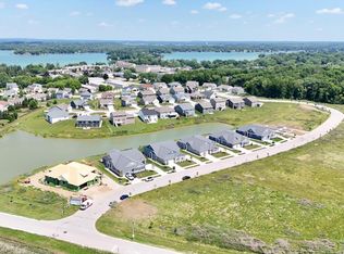 1508 Weston Ridge Rd, Oconomowoc, WI 53066