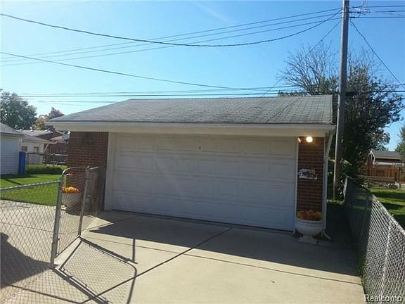 2nd image of 5903 Amboy St