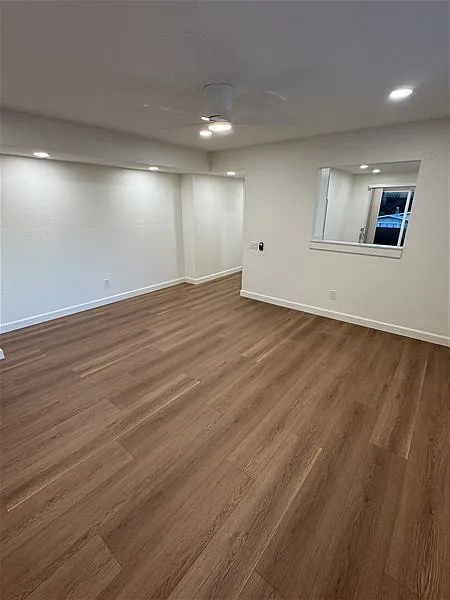 2 bed, 1.0 bath, 900 sqft, $2,100 — Photo 4
