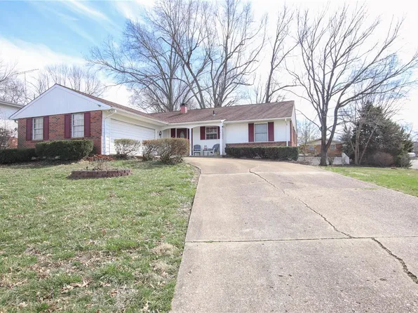 8 Golf Dr, Sullivan, MO 63080