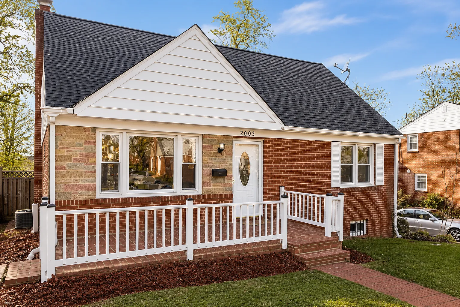 4 bed, 1.5 bath, 1404 sqft, $700 — Photo 1