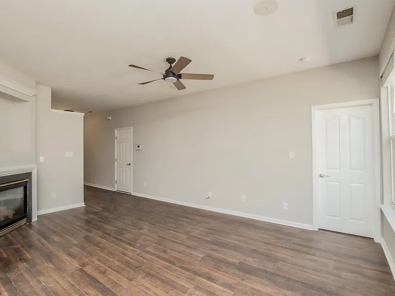 4018 Far West Dr — Photo 7