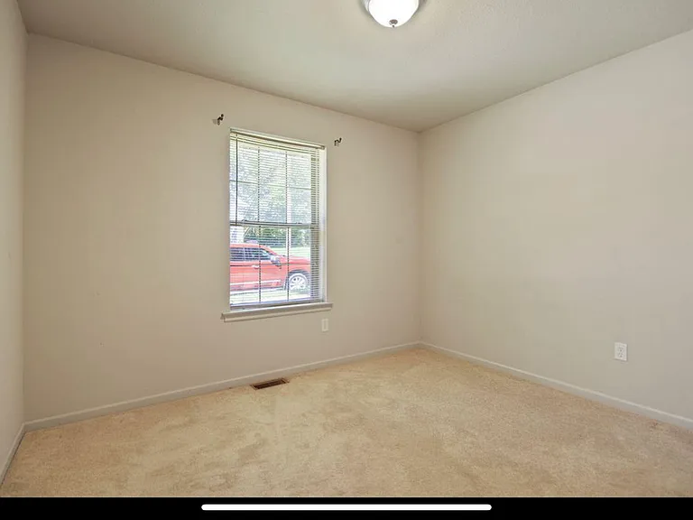 401 Hickman Ave — Photo 5