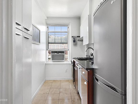 4th image of 2 Horatio St APT 10H
