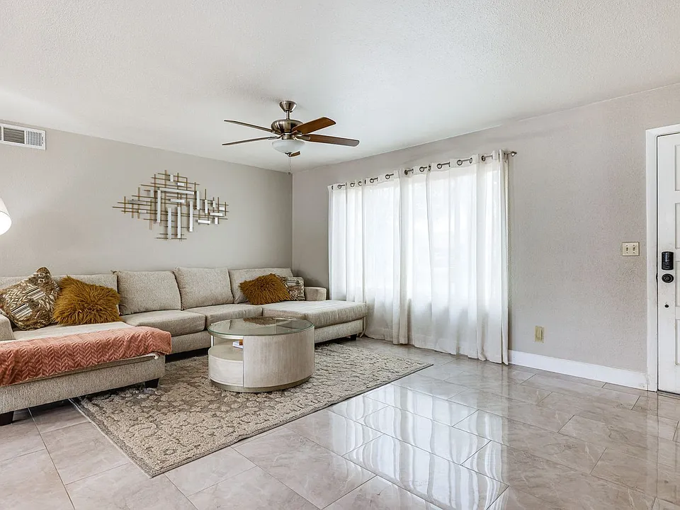 903 W Harvard Dr #ID1546099P