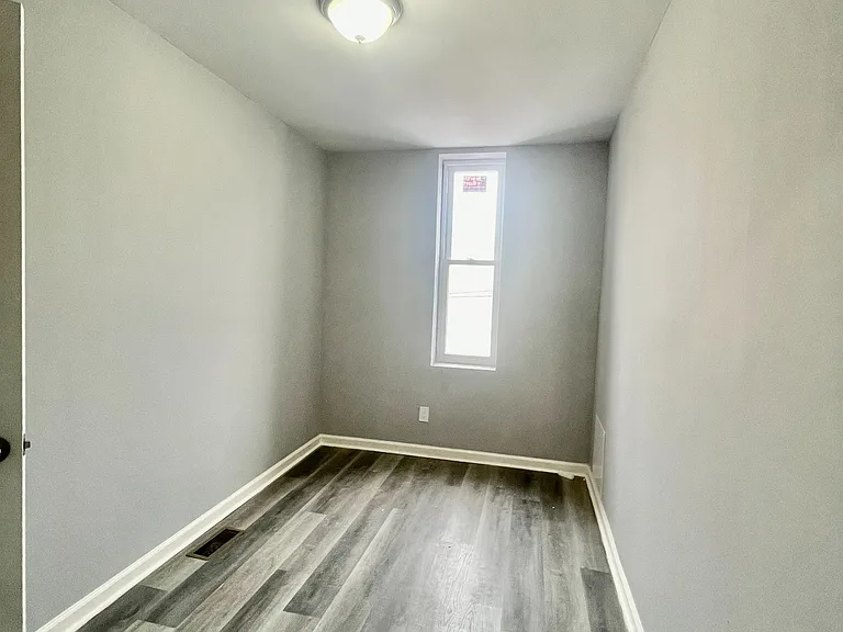 3901 Poplar St — Photo 9