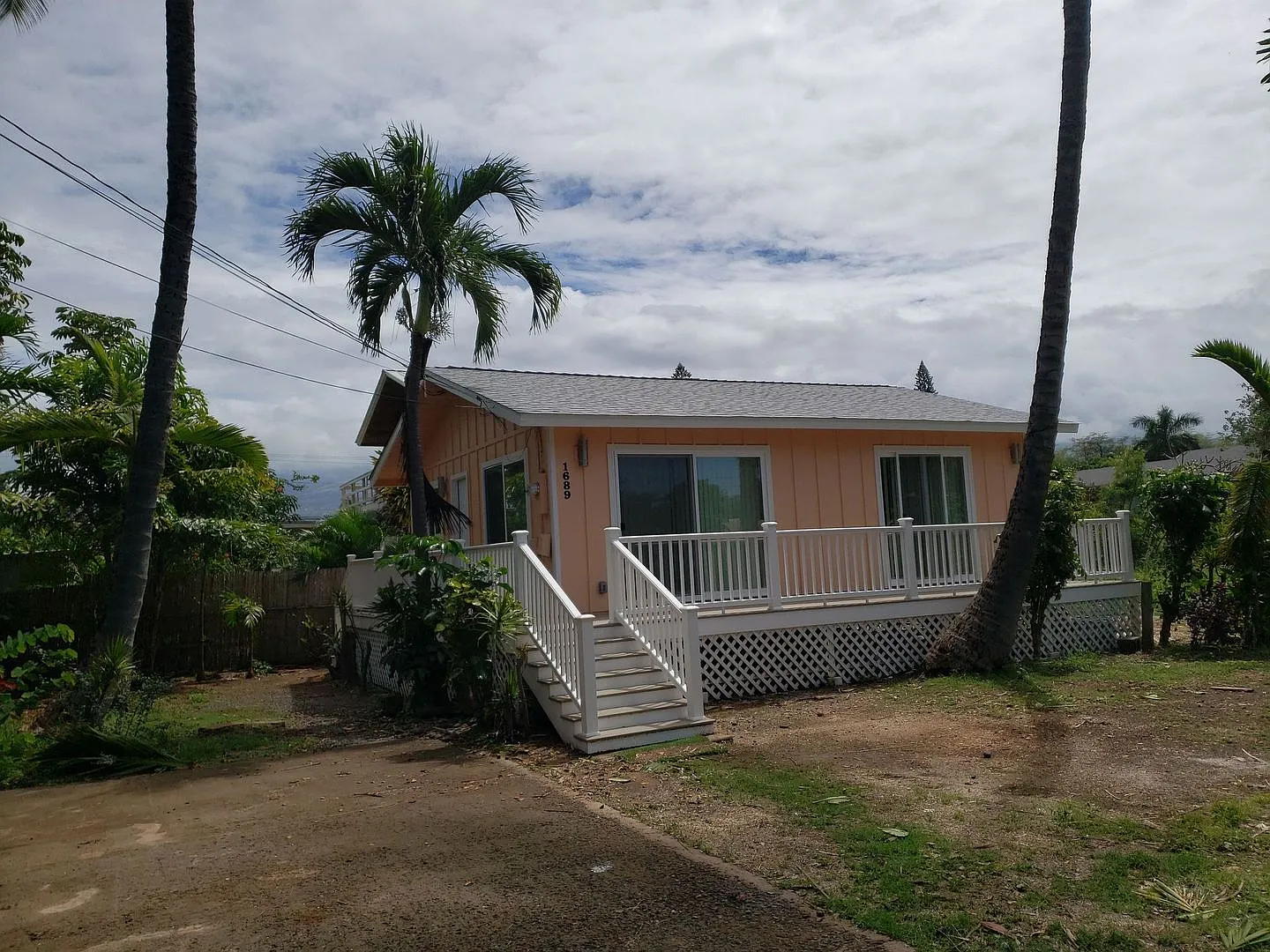Brand new 2 bd. 1 ba. remodeled cottage on lg. property close to beach. Available now. — Photo 1