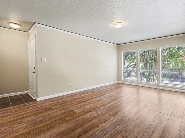 5634 Boca Raton Blvd APT 209, Fort Worth, TX 76112