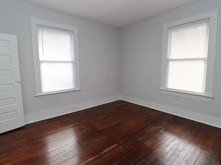 4910 Colonial Dr — Photo 4