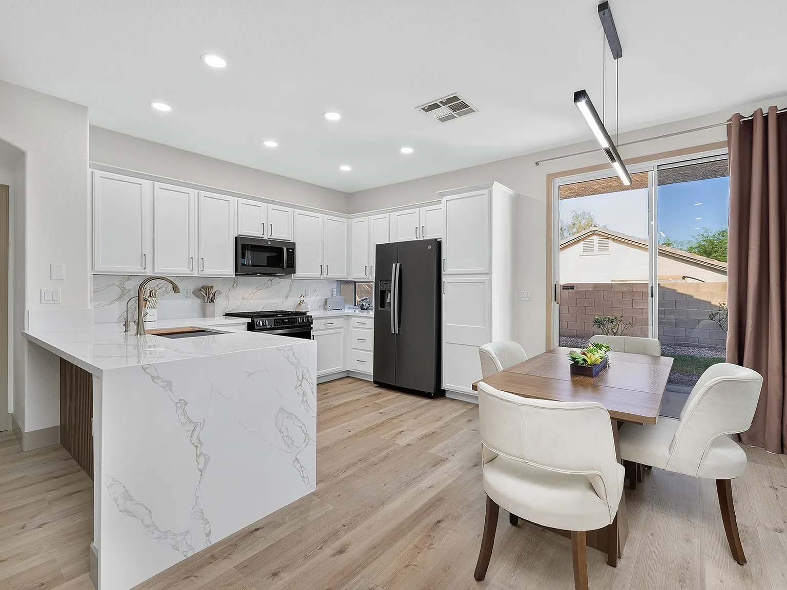 3 bed, 1730 sqft, $4,200 — Photo 4