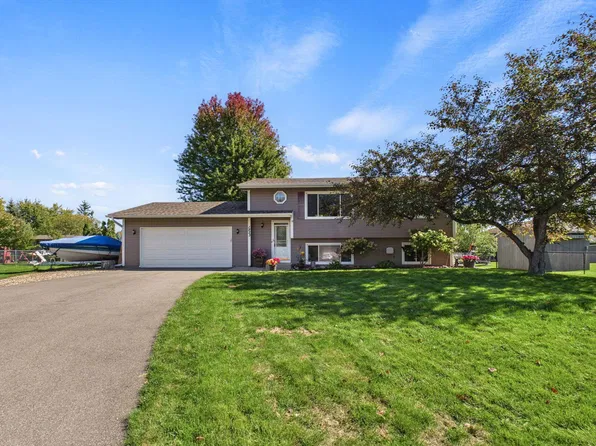 1823 Houle Cir, Centerville, MN 55038