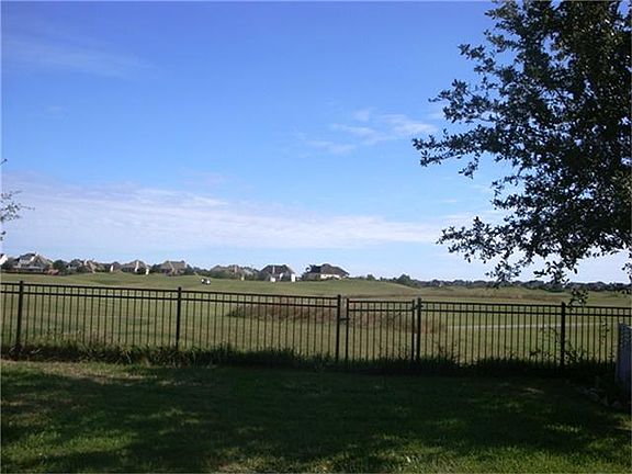 4th image of 1010 Misty Trails Ln