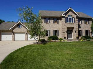 1770 Dickson Dr, Sun Prairie, WI 53590