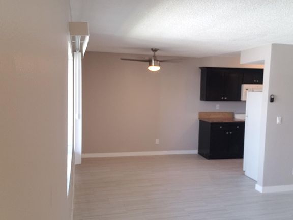 5th image of 613 N Wilcox Ave