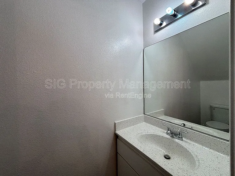 403 Porter St #2 — Photo 15