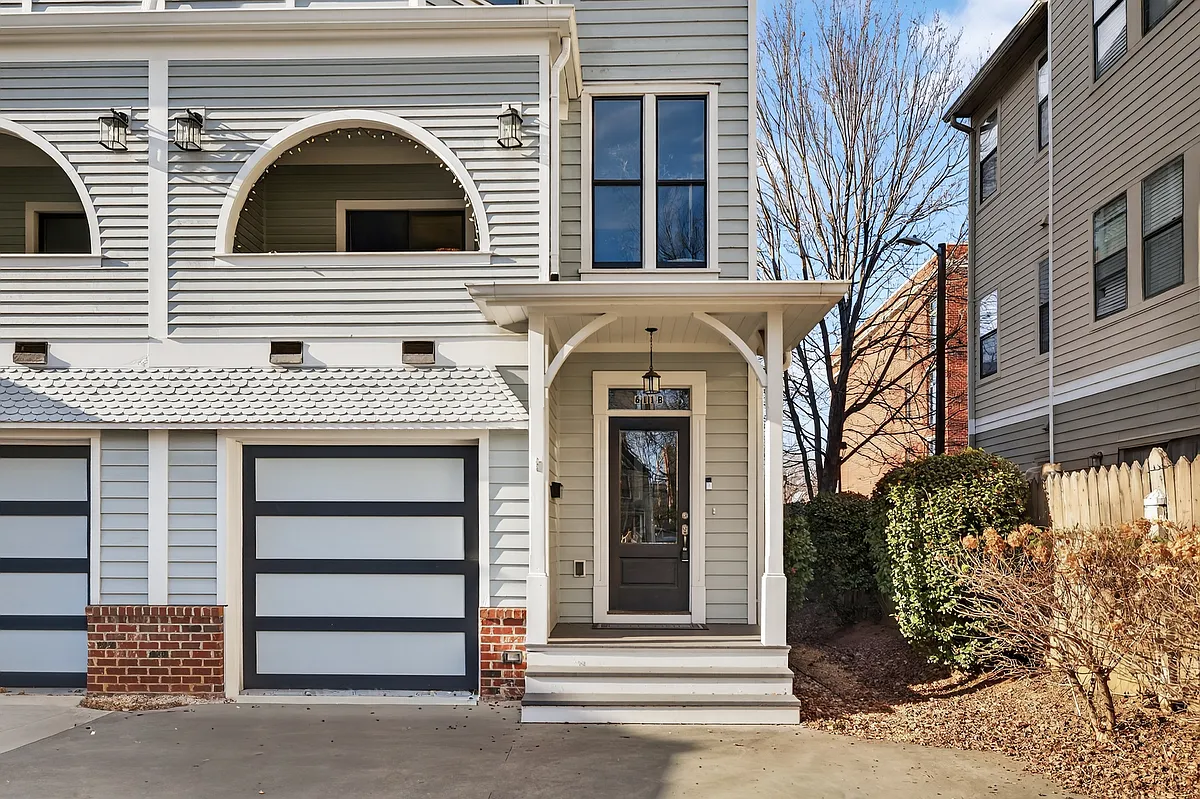 Building Photo - 611 N Pine St #B